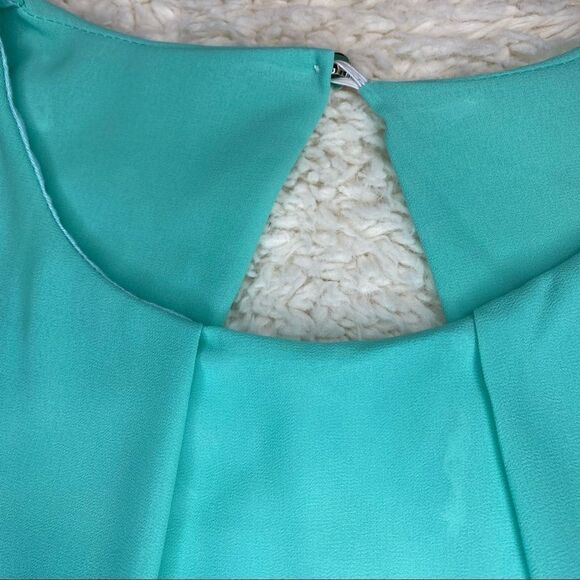 French Halter Dress with Flowy Back size M from French Boutique - Picture 6 of 10